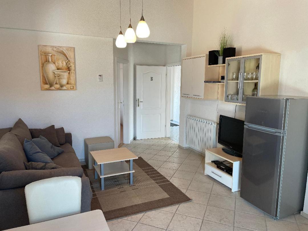 Apartment Gordana Vir Buitenkant foto